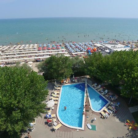 Alexandra Plaza Hotel Riccione Exteriör bild